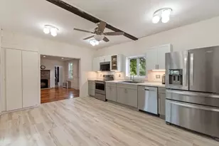 727 Andover, Lowell, MA 01852 - Photo 4