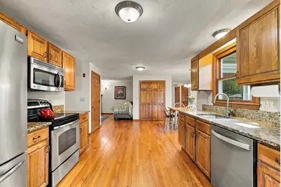 4 Florence Cir, Upton, MA 01568 - Photo 8