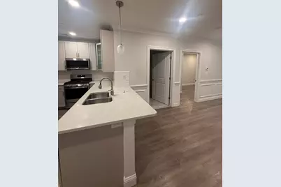 320 Middlesex Ave #E104, Medford, MA 02155 - Photo 4