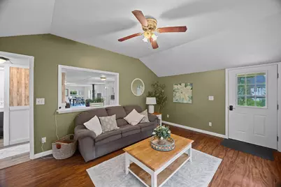 185 Linden St, Berlin, MA 01503 - Photo 2