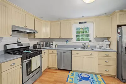 8 Gold Finch Ln, Dennis, MA 02660 - Photo 12