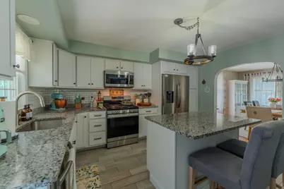 282 Longhill Ave, Somerset, MA 02726 - Photo 6