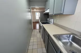 558 Plymouth Ave, Fall River, MA 02721 - Photo 6