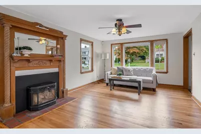 16 Central St, Wakefield, MA 01880 - Photo 8