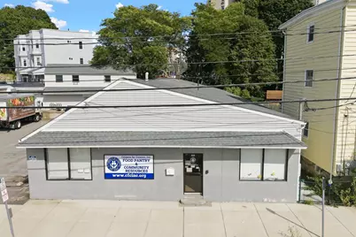 822 Eastern Ave, Fall River, MA 02723 - Photo 2