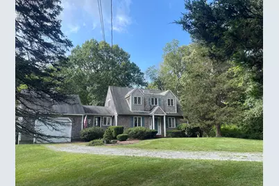 18 Town Landing Rd, Berkley, MA 02779 - Photo 1