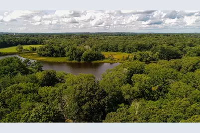 18 Town Landing Rd, Berkley, MA 02779 - Photo 14