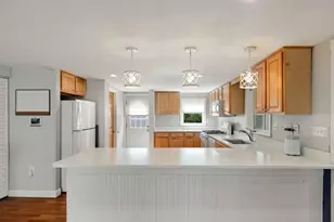 8 Herbert St, Wakefield, MA 01880 - Photo 6