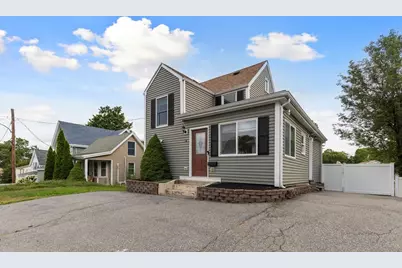8 Herbert St, Wakefield, MA 01880 - Photo 2
