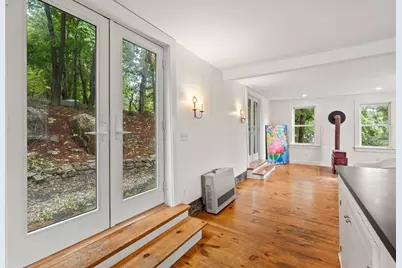 1105 Washington, Gloucester, MA 01930 - Photo 14