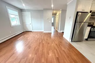 4 Golden Ct, Medford, MA 02155 - Photo 8