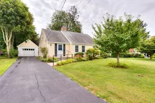 27 Mayflower Cir, Worcester, MA 01606 - Photo 16