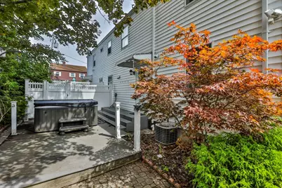 10 Rose Ave #10, Watertown, MA 02472 - Photo 4
