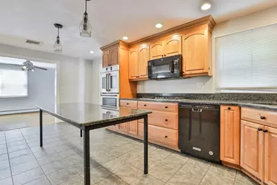 10 Rose Ave #10, Watertown, MA 02472 - Photo 2