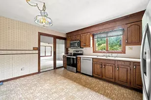 37 Charles Hill Rd, Holyoke, MA 01040 - Photo 10