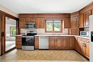 37 Charles Hill Rd, Holyoke, MA 01040 - Photo 8