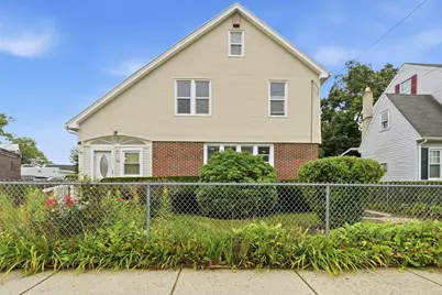 73 Santa Barbara St, Springfield, MA 01104 - Photo 2