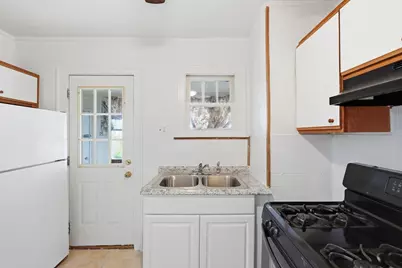 73 Santa Barbara St, Springfield, MA 01104 - Photo 16