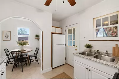 73 Santa Barbara St, Springfield, MA 01104 - Photo 6
