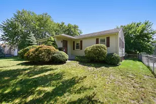 25 Gertrude St, Springfield, MA 01118 - Photo 1