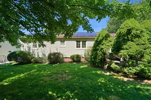 25 Gertrude St, Springfield, MA 01118 - Photo 2