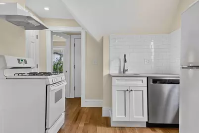 22 Cypress St #3, Watertown, MA 02472 - Photo 2