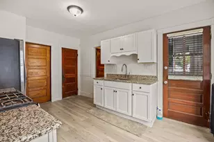 136 Marsden St, Springfield, MA 01109 - Photo 12