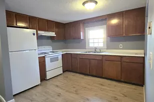 19 Chapman Ave, West Brookfield, MA 01585 - Photo 4