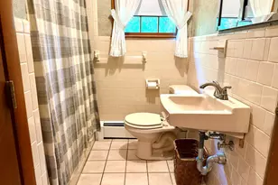 1183 Dutton St, New Bedford, MA 02745 - Photo 16