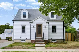 22 Ruggles St, Quincy, MA 02169 - Photo 1