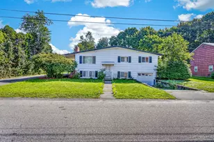 19 Oak Ridge Dr E, Brockton, MA 02301 - Photo 2