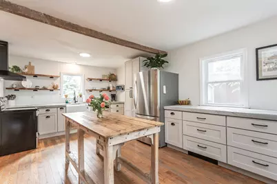 719 Warren Ave, Swansea, MA 02777 - Photo 2