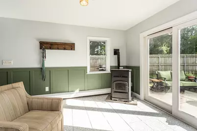 719 Warren Ave, Swansea, MA 02777 - Photo 12