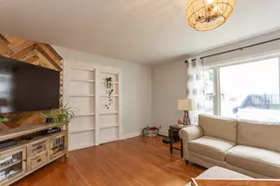 719 Warren Ave, Swansea, MA 02777 - Photo 16