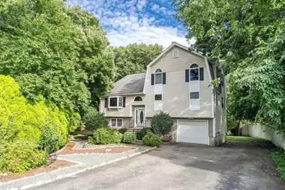 31 Wildmere Ave, Burlington, MA 01803 - Photo 2