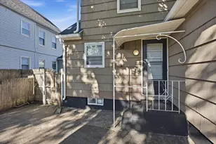 11-13 Palmyra St, Springfield, MA 01118 - Photo 34