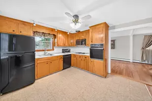 33 Fairchild Ave, Saugus, MA 01906 - Photo 10