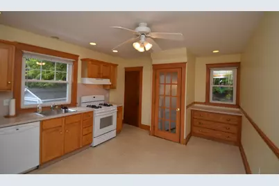 27 Sears Avenue #2, Melrose, MA 02176 - Photo 8