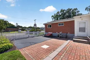 215 Mendon Rd, North Attleboro, MA 02760 - Photo 34