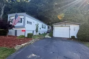 6 Willow Cir, Brimfield, MA 01010 - Photo 2