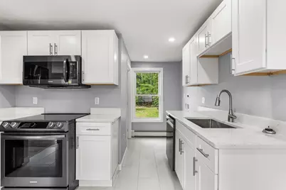 11 Lorenzo St, Leominster, MA 01453 - Photo 12