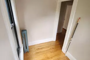 34 Laurel St, Holyoke, MA 01040 - Photo 12