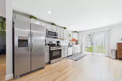57 Stowe St, Fall River, MA 02720 - Photo 10