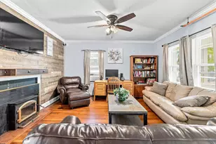 7 Plymouth St, New Bedford, MA 02740 - Photo 2