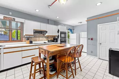 7 Plymouth St, New Bedford, MA 02740 - Photo 10