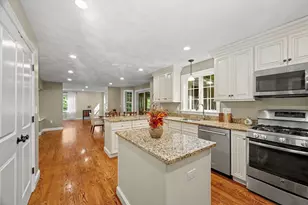 44 Ashwood Ave, Wilmington, MA 01887 - Photo 4