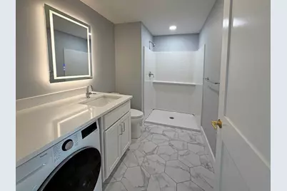 105 Paige St #510, Lowell, MA 01852 - Photo 4