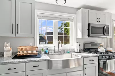 60 Avery St, New Bedford, MA 02745 - Photo 36