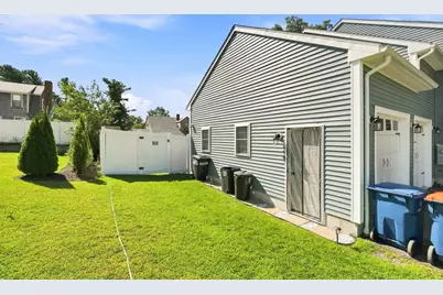 60 Avery St, New Bedford, MA 02745 - Photo 4