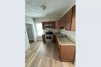 35 Newcomb Pl #1, Taunton, MA 02780 - Photo 4